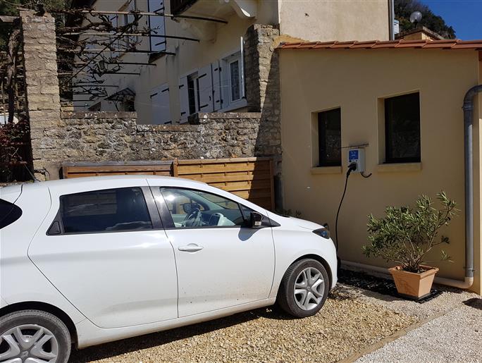 New charging point for electric vehicles